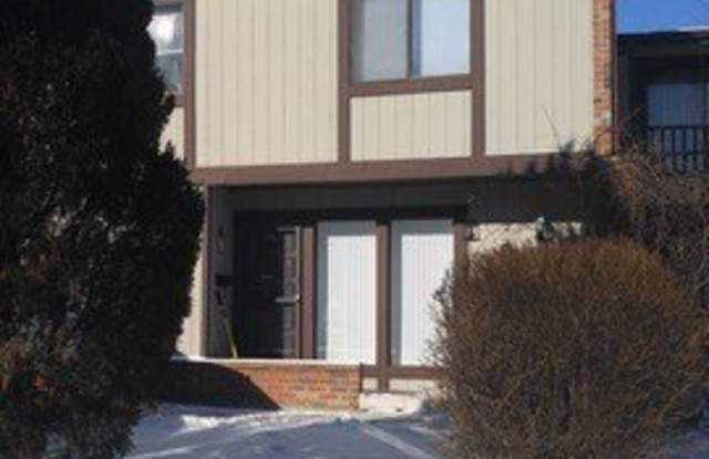 484 Poplar Drive - 484 Poplar Drive, Wheeling, IL 60090