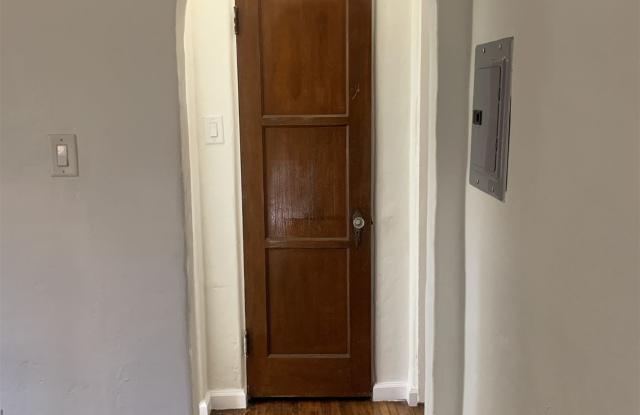 228 1/2 S Fuller Ave - 228 1/2 S Fuller Ave, Los Angeles, CA 90036