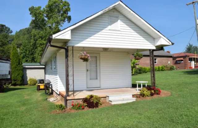 Charming, Partially Furnished Cottage-Style Home Near Catawba Hospital – Available Now! photos photos
