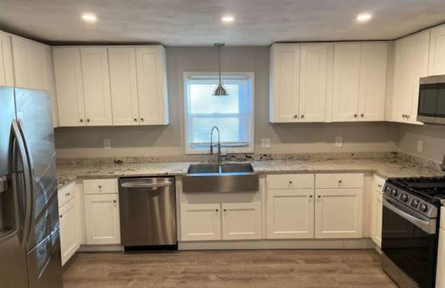 5 Bed 2 Bath Single Family Home - 34 Balmoral Avenue, Providence, RI 02908