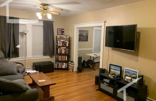 Amazing 1.5 BED in Watertown! Don't miss out..... photos photos