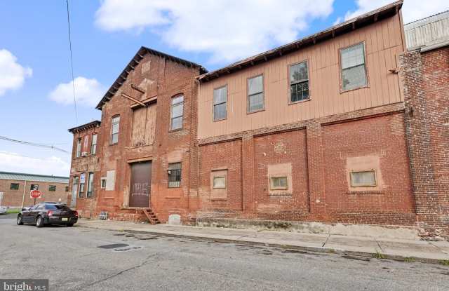2 PEARL Street Gallery 2