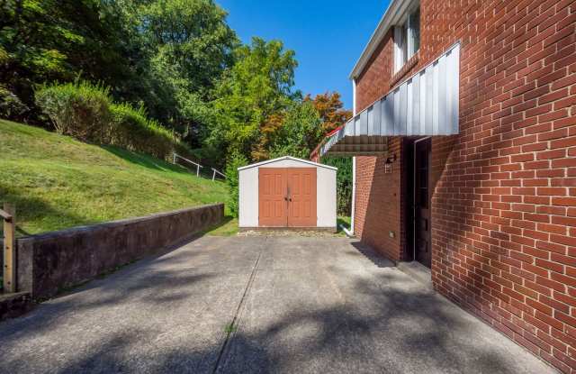 AVAILABLE OCT 1ST!! FIRST MONTH FREE! Don't miss this RENOVATED 3-bedroom in PENN HILLS! Gallery 4