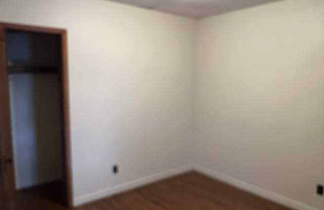 408 1/2 North Broadway Drive - 6 Gallery 3
