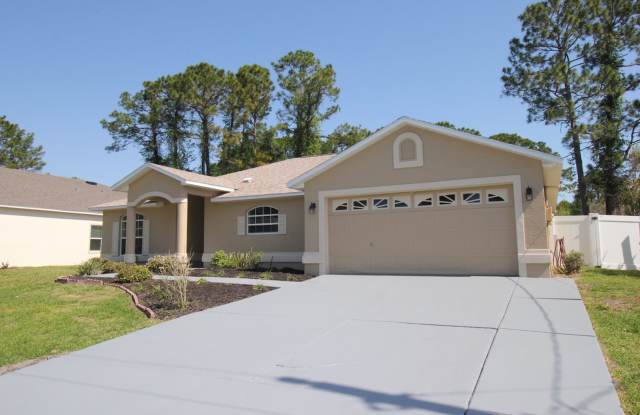 Beautiful 3 Bed 2 Bath Fresh Water Canal Home in Palm Coast! Gallery 2