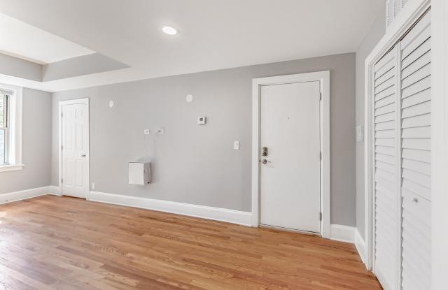 932 Pleasant Street Gallery 4