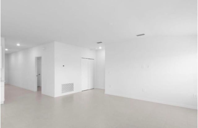 17281 Cantu Ct Gallery 2