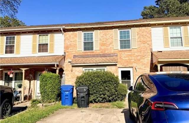 312 Seeman Court Gallery 1