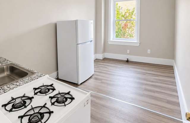 Studio Apartment for Rent – Utilities Included! Gallery 3