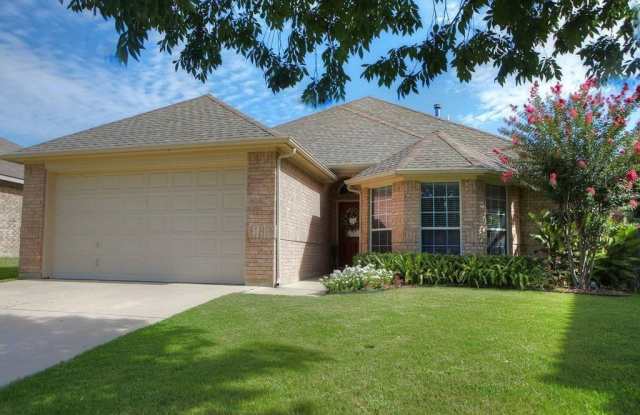 8732 Lariat Circle - 8732 Lariat Circle, Fort Worth, TX 76244