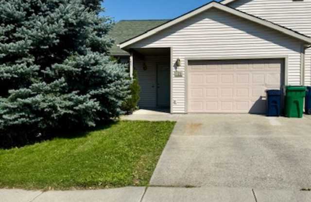 726 Meagher – 3-Bedroom Duplex with Fenced Yard  Garage photos photos