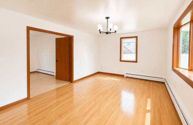 98 Hartley Drive Gallery 4