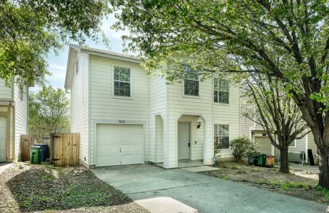 Spacious 4B/2B Home In Saddlewood Estates - 10625 Garbacz Drive, Austin, TX 78748