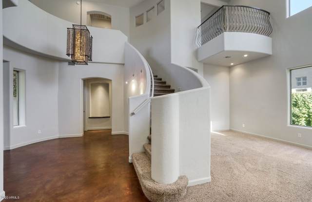 7389 E WOODSAGE Lane Gallery 2
