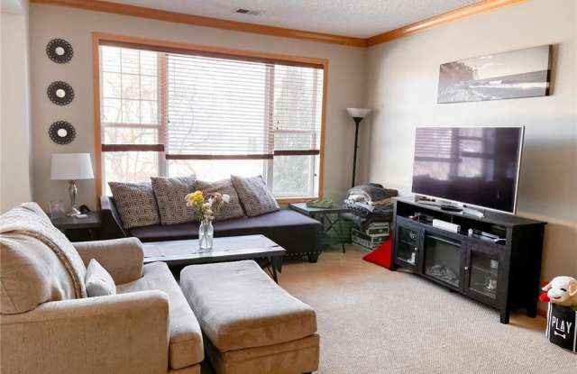 8391 Townsend Drive - 8391 Townsend Drive, Eden Prairie, MN 55344