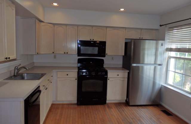 4574 LOUISE SAINT CLAIRE Drive Gallery 2