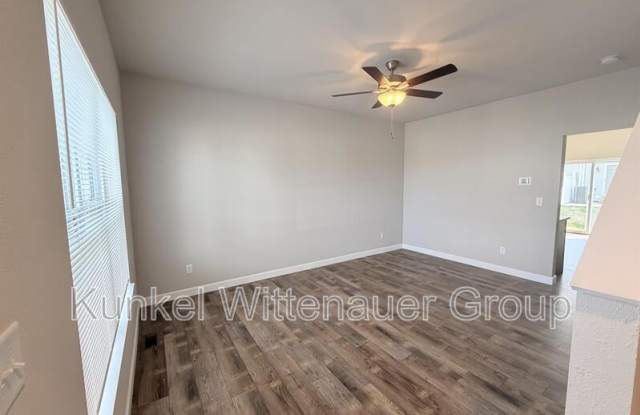 300-D PACIFIC DRIVE Gallery 2