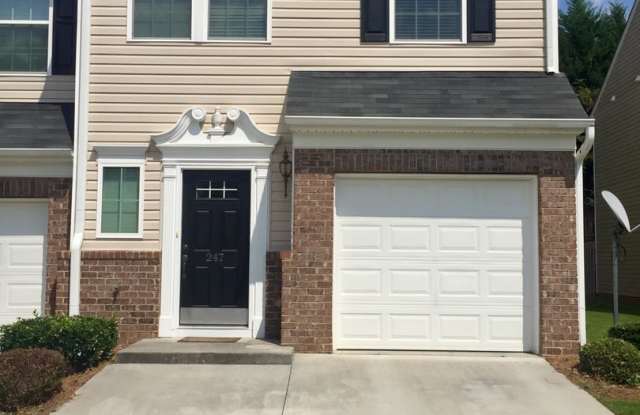 3 Bedroom townhome near downtown Greenville! - 247 Cedar Crossing Lane, Wade Hampton, SC 29615