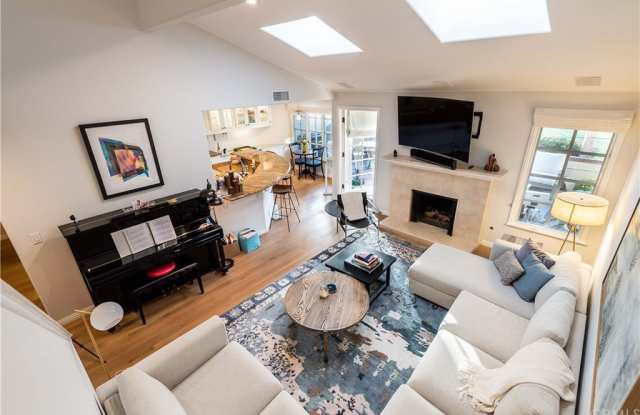 29 Sausalito Circle W Gallery 3