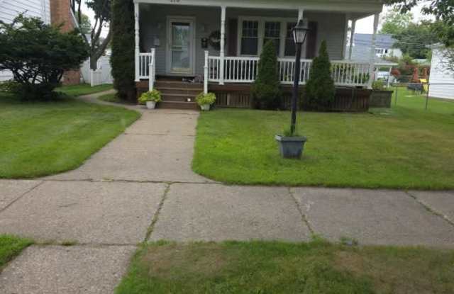 518 S 8th St - 518 South 8th Street, Escanaba, MI 49829 518 S 8th St - 518 South 8th Street, Escanaba, MI 49829