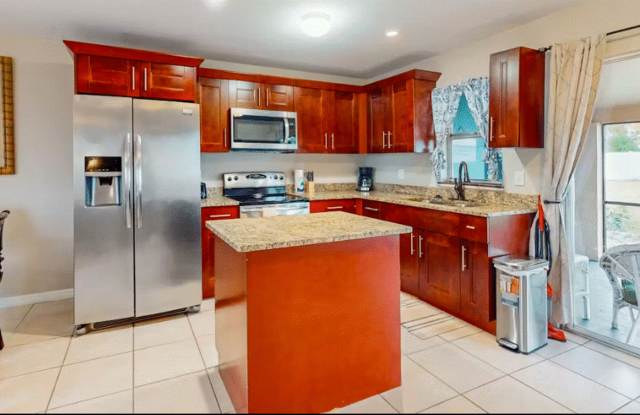 Charming Cape Coral Duplex with Spacious Living and Pet-Friendly photos photos