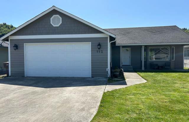 Three Bedroom Home with a Garage photos photos