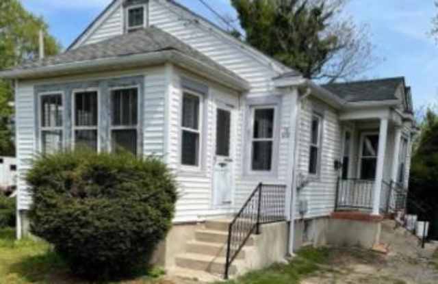 18 1/2 Main St - 18 Main Street, Pennsville, NJ 08070