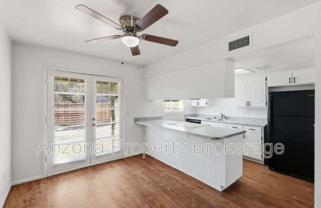 245 E. Vine Cir. Gallery 1