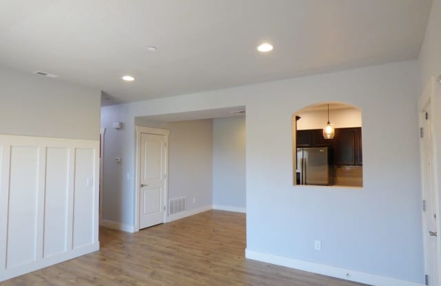 98 W Springview Dr Gallery 3
