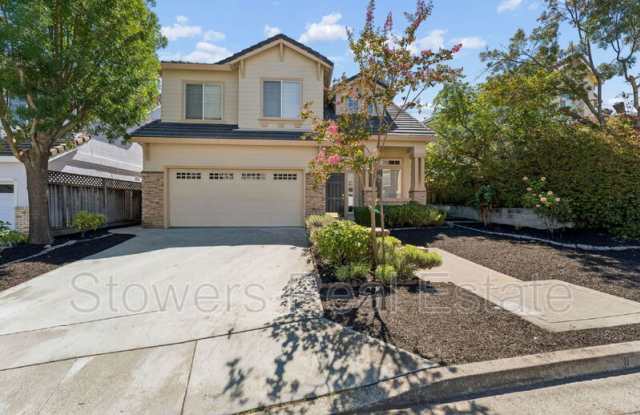 137 Woodcrest Dr Gallery 1