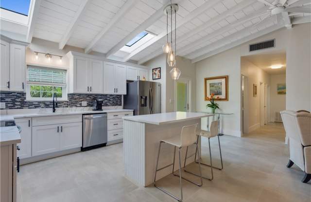 618 Holly Road photos photos
