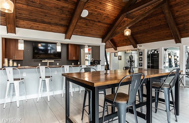 2111 Bentwood Circle Gallery 2