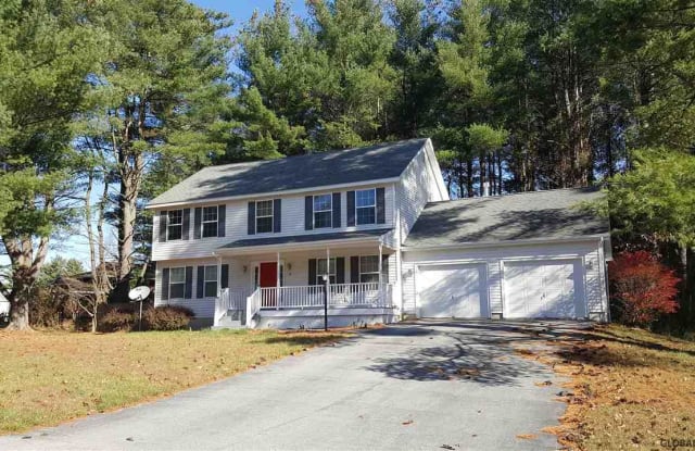 4 ROUND TABLE RD - 4 Round Table Road, Saratoga Springs, NY 12866