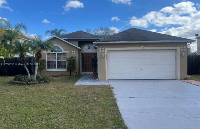 3426 NW 38 ave photos photos