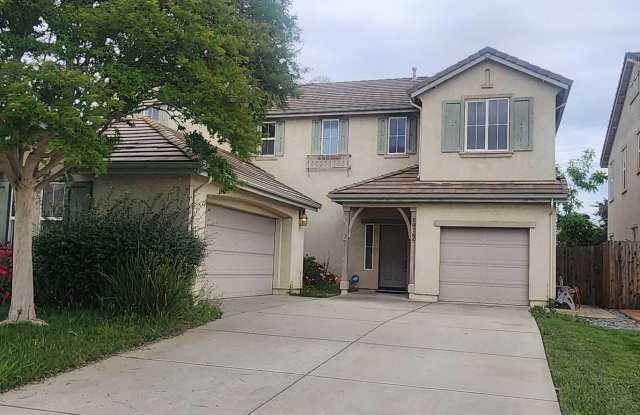 4 Bedroom 2.5 Bathroom in Elk Grove - 10285 Beckley Way, Elk Grove, CA 95757