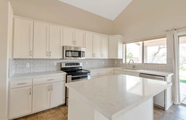 10318 E RAINTREE Drive Gallery 4