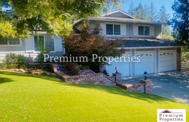 Gorgeous 4BD/3BA, Single-Family Home with Enchanting Back Yard- Available NOW! Gallery 4