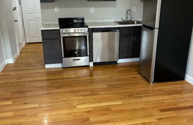 Nicely renovated studio ready to be moved into now! photos photos