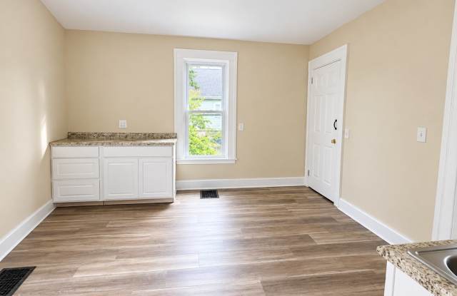 195 Masseth Street - Down Gallery 3