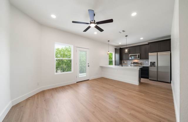 Room in 3 Bedroom Home at Princeton Ave Gallery 4