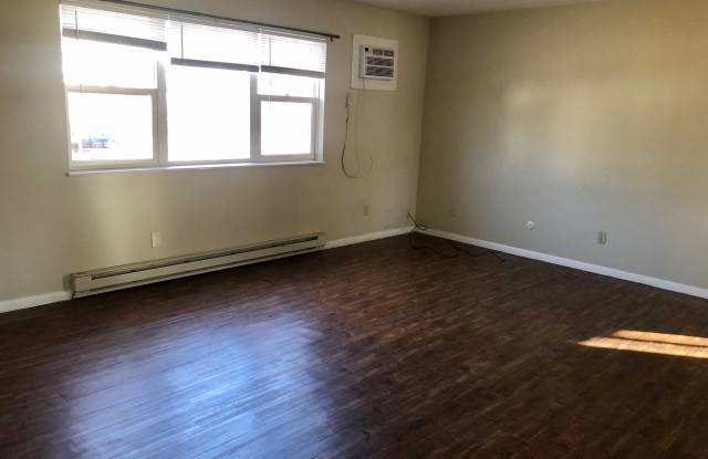 400 E Canedy Street, 4 photos photos