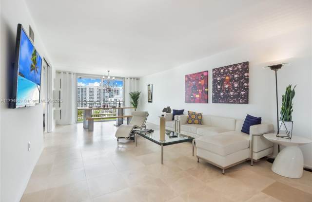 1045 10th St photos photos