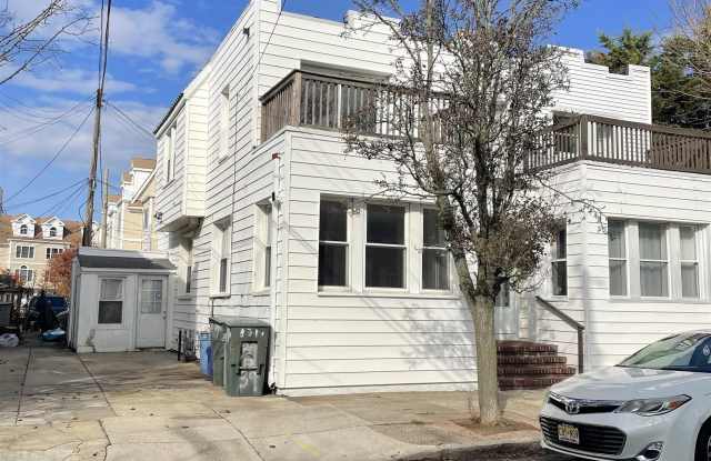 3917 Winchester Avenue photos photos