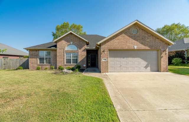 Spacious 3 Bedroom Home in West Fayetteville! - 4720 West Trail Dust Street, Fayetteville, AR 72704