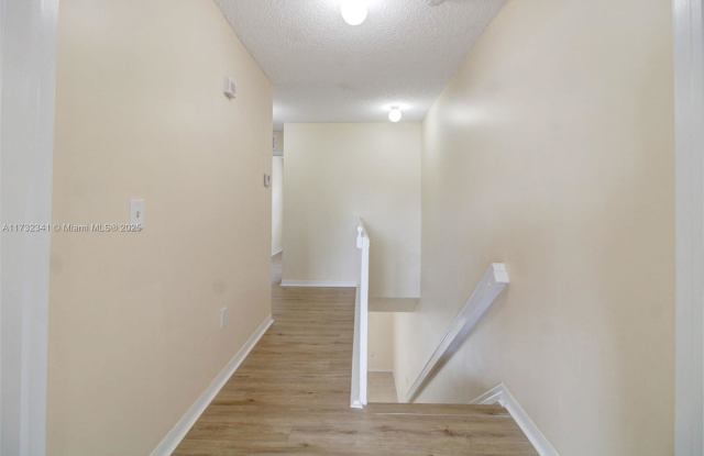 2205 Southeast 23rd Road Gallery 4
