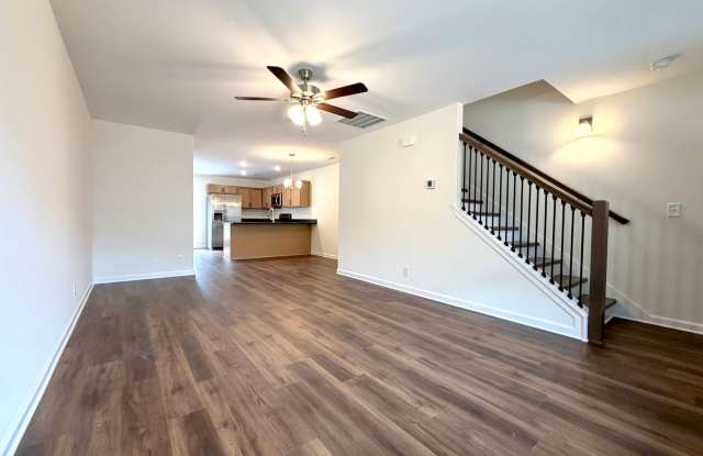 Serene Townhomes - 904 Peaceful Place Gallery 3