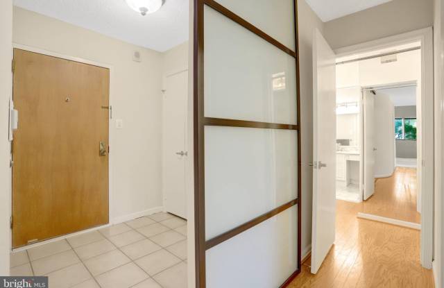 1101 S ARLINGTON RIDGE Road Gallery 3