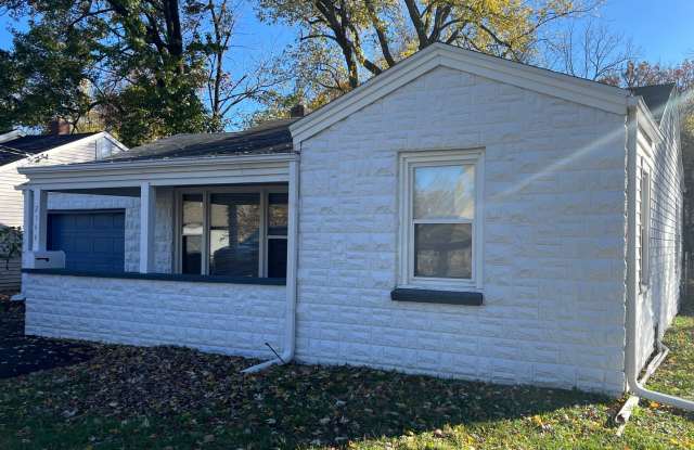 Remarkable Value. Unbeatable Location. - 2144 East Grand Street, Springfield, MO 65804