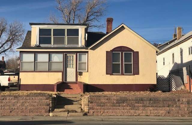 2 bedroom, 1.5 bath home with off street parking photos photos