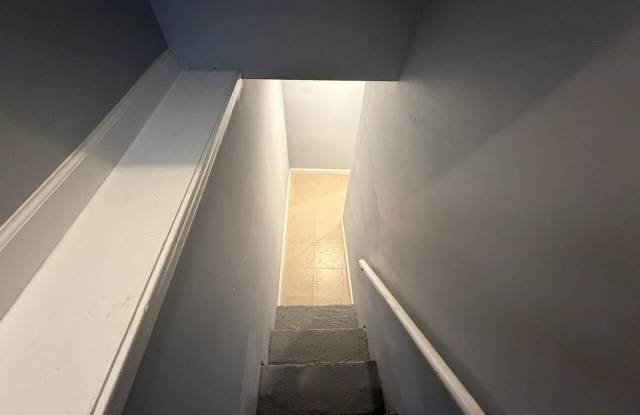 289 Rose Street Gallery 4